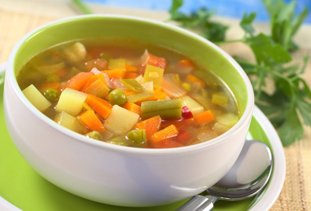 طريقة عمل شوربة الخضار بالفلفل الملون