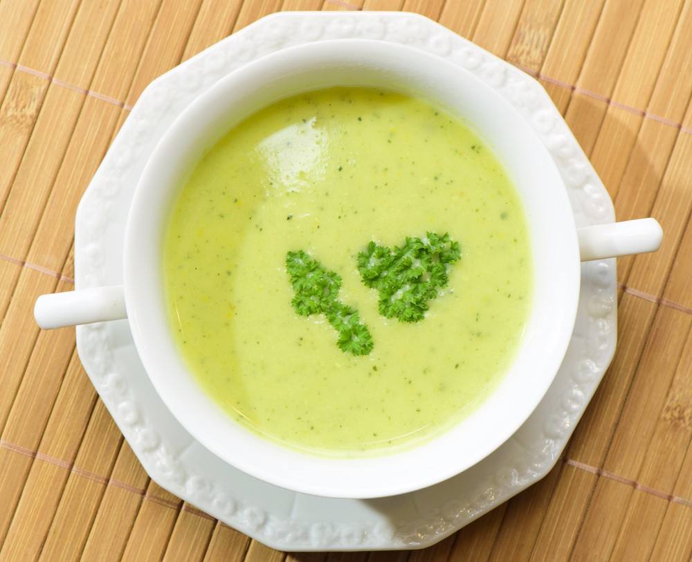 طريقة عمل شوربة الكوسة بالنعناع
