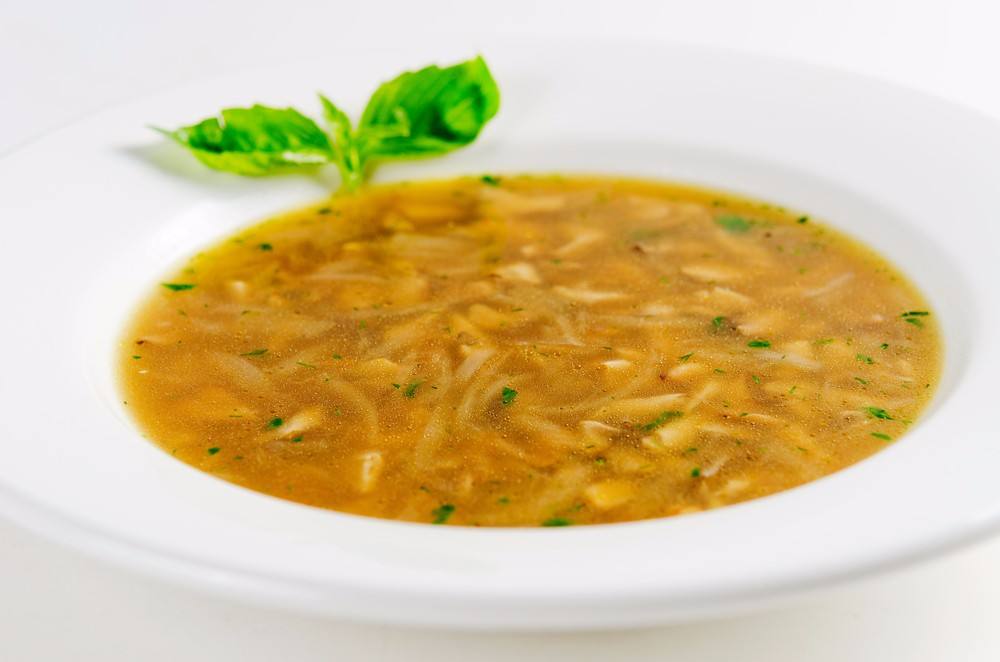 طريقة عمل شوربة لسان العصفور بالقرفة