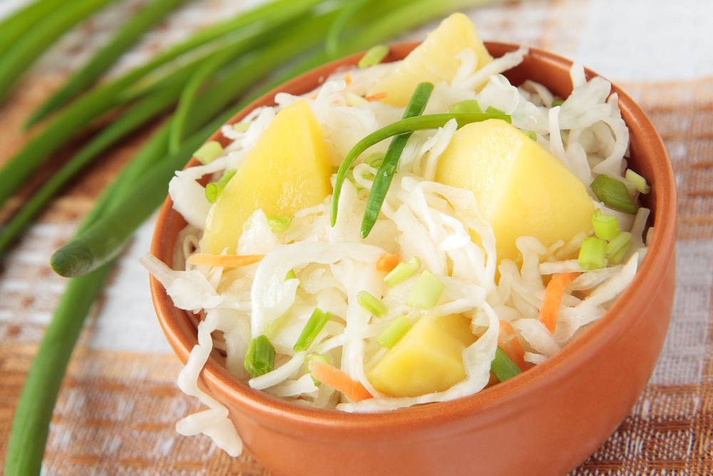 طريقة عمل سلطة البطاطس و الكرنب بالمايونيز