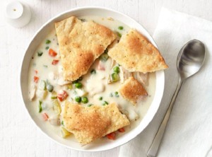 طريقة عمل شوربة الخضار بالدجاج بالبشاميل