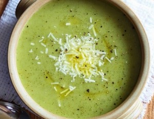 طريقة عمل شوربة الكوسا بالكريمة