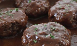 طريقة عمل كرات اللحم بالصوص البني