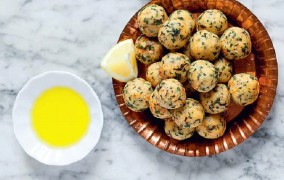 طريقة عمل كبة البرغل بالسبانخ
