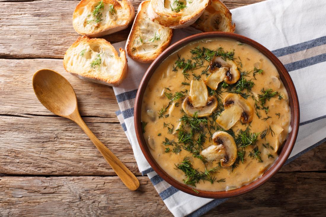 شوربة الخرشوف والفطر بالكريمة