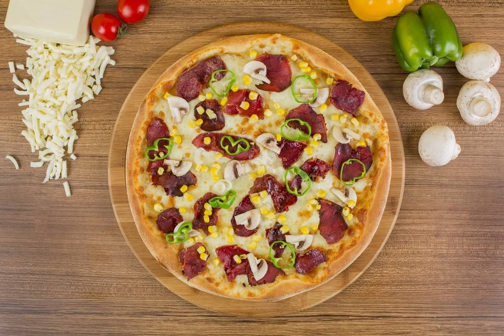 طريقة عمل بيتزا بالبسطرمة
