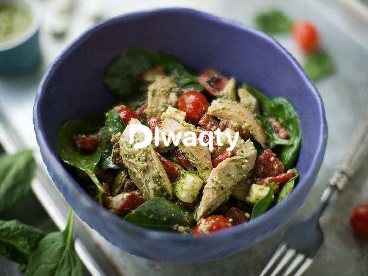 طريقة عمل  سلطة الدجاج بصلصة البيستو اللايت