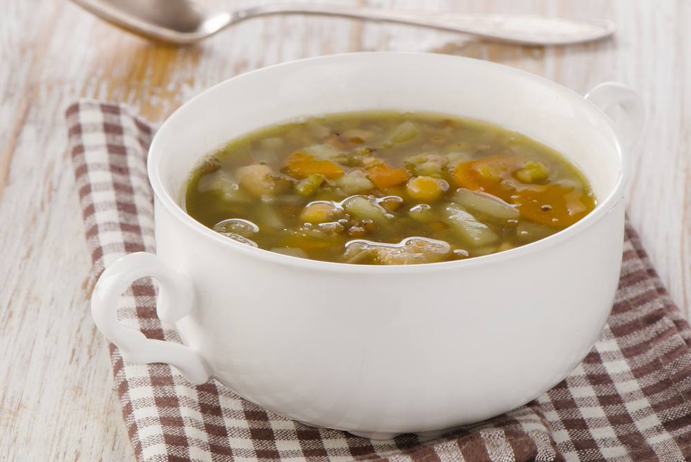 طريقة عمل شوربة البقوليات والدجاج