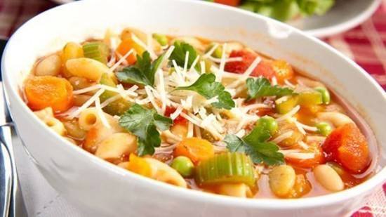 طريقة عمل شوربة المنستروني