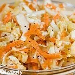 طريقة عمل سلطة الكرنب والطماطم