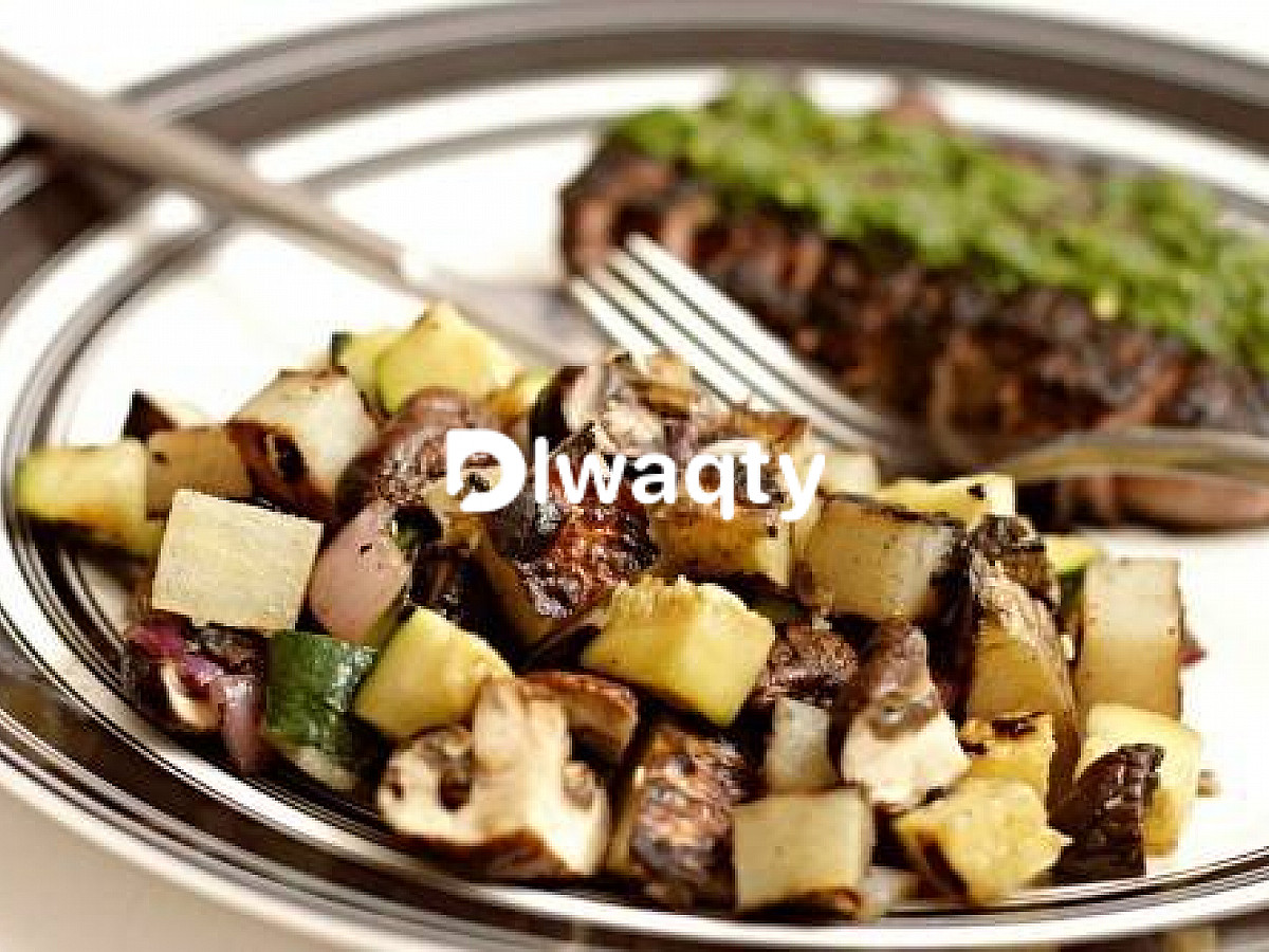 طريقة عمل سلطة البطاطس المشوية بالخضروات 