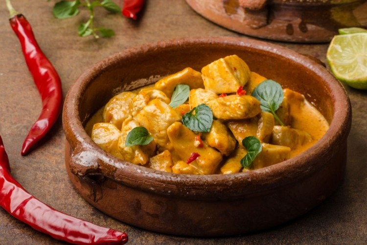 سلطة الدجاج بالبطاطا الحلوة