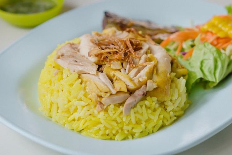 الأرز الأصفر بالدجاج