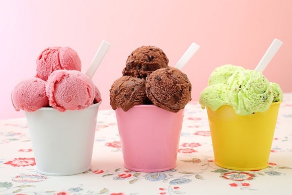 10 وصفات آيس كريم من الكاسترد