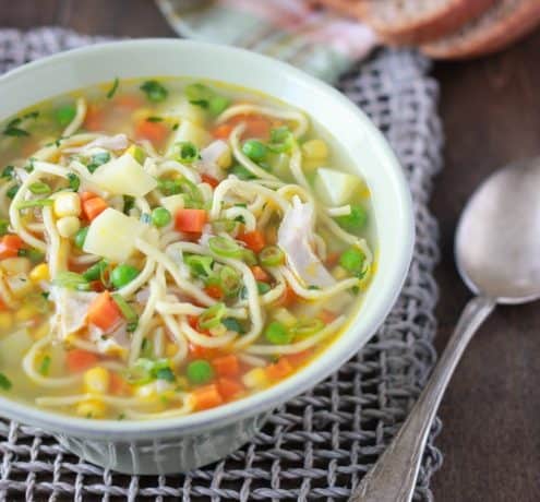 شوربة النودلز بالخضار