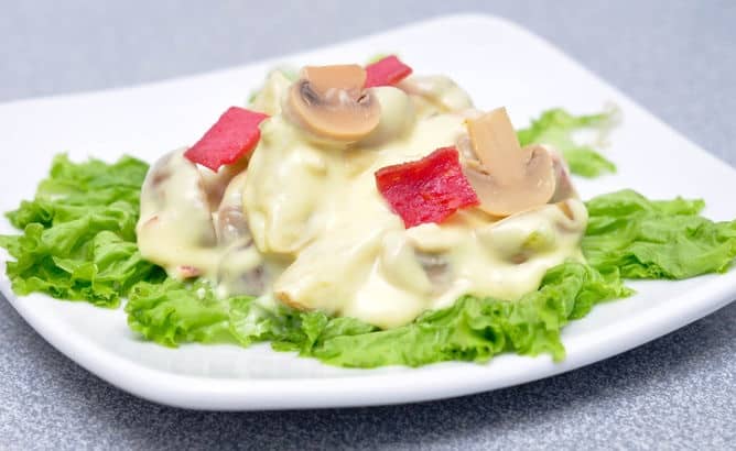 سلطة البطاطس بالفطر