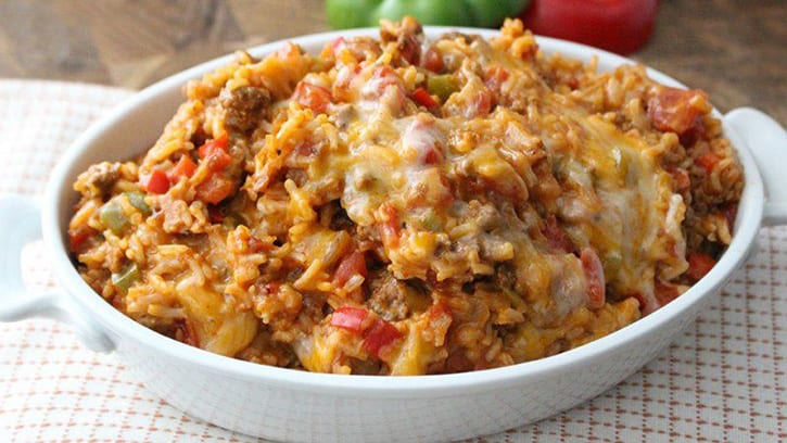 طاجن الأرز باللحم المفروم والجبن