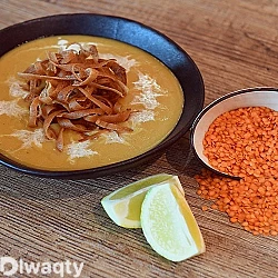 شوربة العدس بالشعيرية