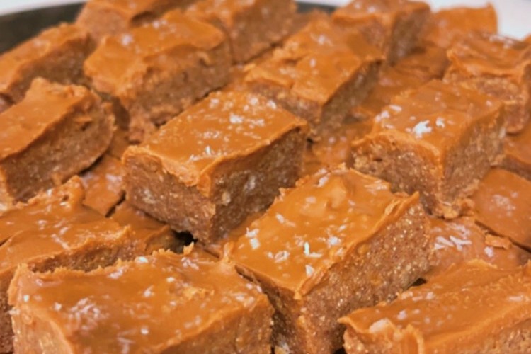 حلى زبدة اللوتس