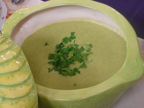 شوربة البازيلاء بالكريما