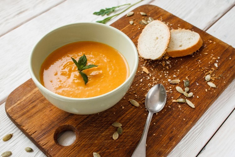 شوربة الجزر بالفاصوليا البيضاء