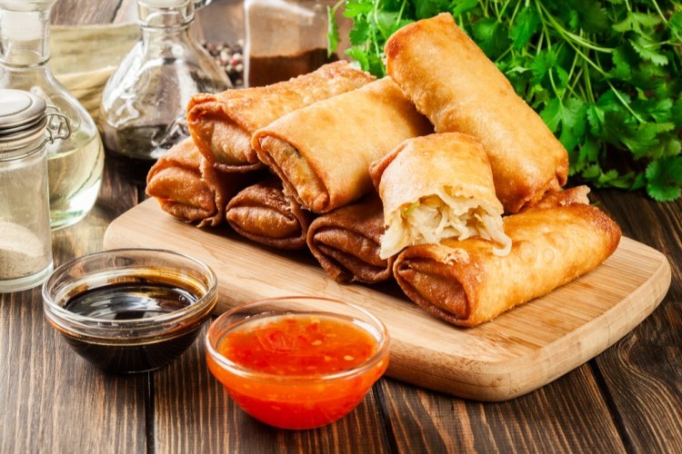 سبرينغ رول باللحم والخضار