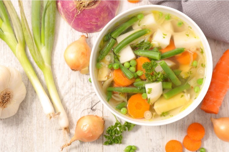 شوربة الخضار بالسبانخ
