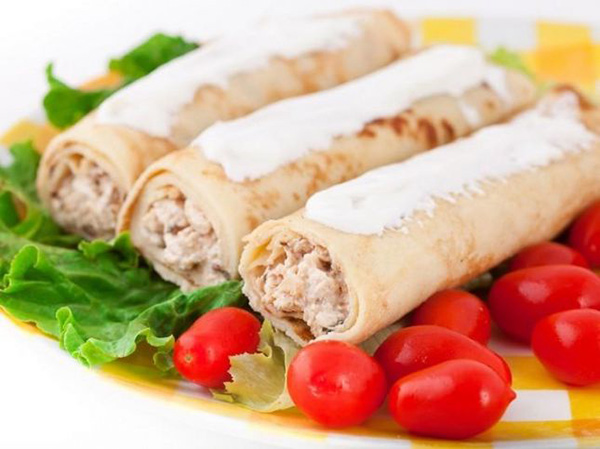 رقائق الكريب بدجاج: طبق خاص لغداء مميز