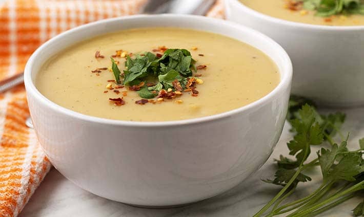 طريقة عمل شوربة القرنبيط والجزر