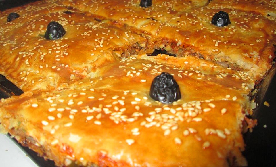 طريقة عمل اكلة الكوكا الجزائرية او البيتزا التقليدية