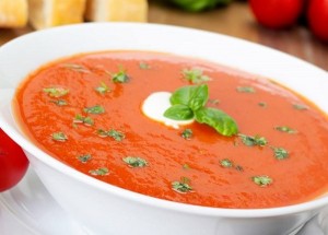 طريقة عمل شوربة الطماطم مع الريحان