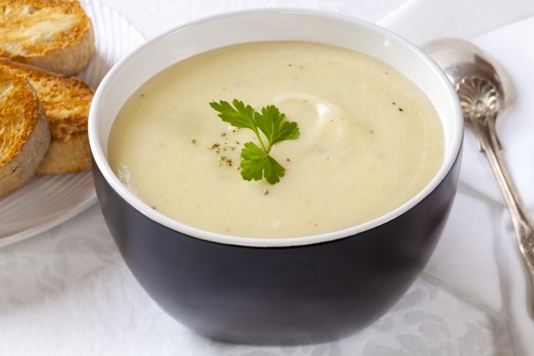 شوربة البطاطس بكرات اللحم