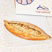 لحم و جبن بالعجين 