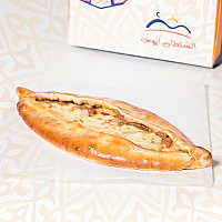 دجاج وجبن بالعجين 