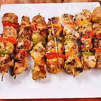 نصف فراخ شيش مع خبز 