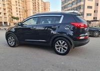 عربيه كيا سبورتاج لون اسود فبريكا