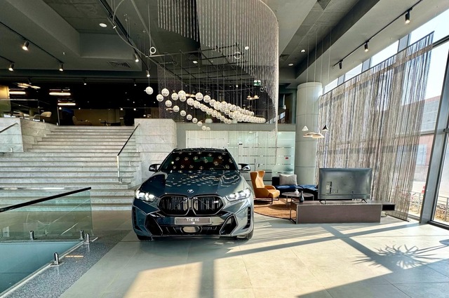 "جلوبال أوتو" تستهل عام ٢٠٢٤ بإعادة افتتاح منشأة جديدة لعلامة BMW في منطقة ألماظة