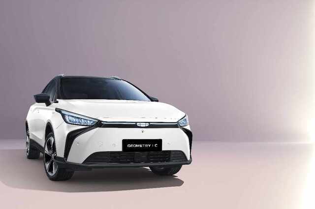 الكشف عن جيلي جيومتري سي فيس ليفت بمصر واعلان أسعارها