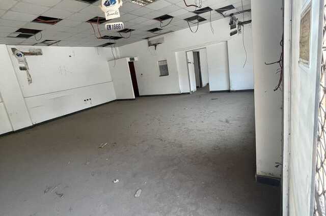 بالصور : مركز خدمة سيارات للتأجير بالمزاد لمدة 9 سنوات