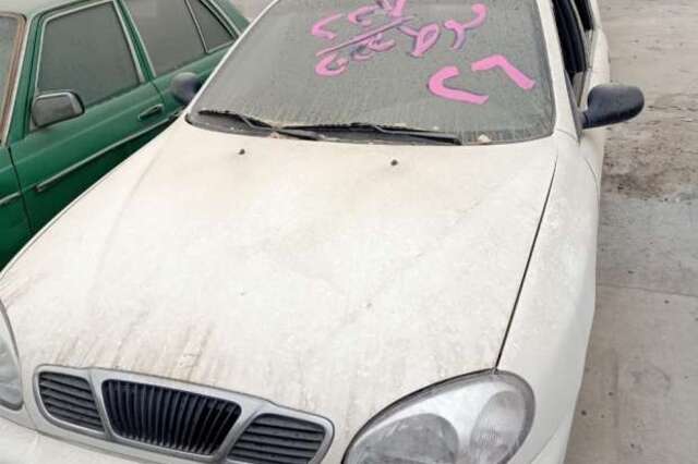 17 سيارة ملاكي خردة في مزاد جمارك دمياط