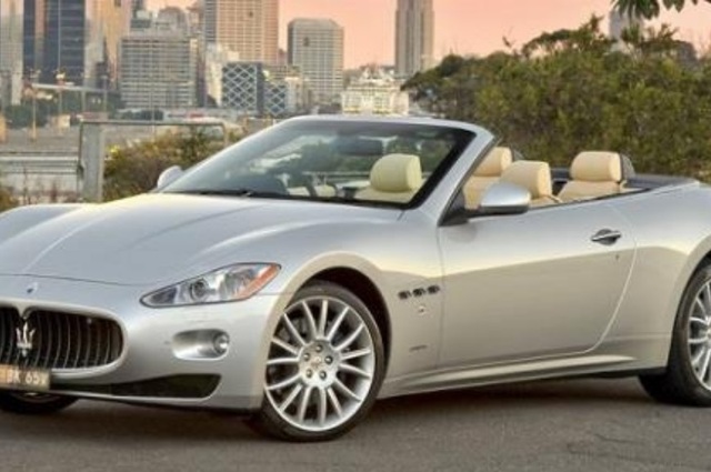 عايز سيارة فاخرة مستعملة ؟ مازيراتي جران كابريو 2010