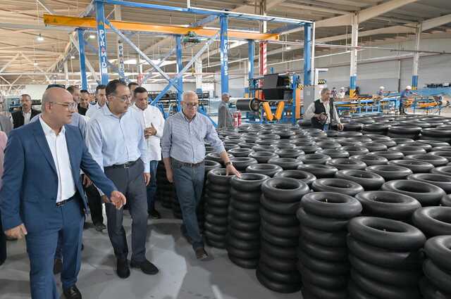 مصطفي مدبولي يزور توسعات مصنع "بيراميدز" لتصنيع إطارات السيارات