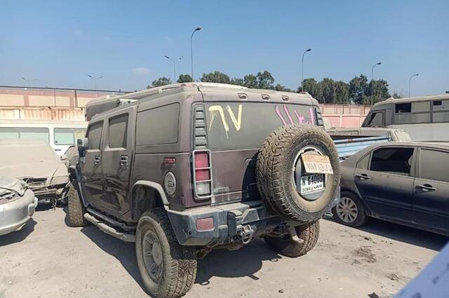 هامر ومرسيدس وBMW ورانج روفر بمزاد جمارك مطار القاهرة