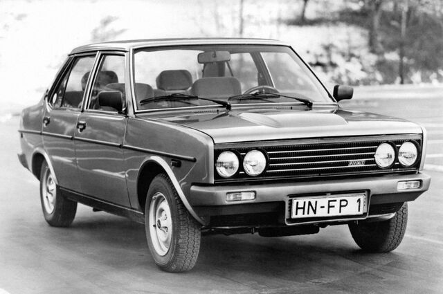 سيارات بيك أب وملاكي وموتوسيكلات بمزاد 17 أكتوبر الحكومي