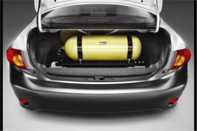 اتجاه للتعاون بين مصر والمجر في تصنيع محركات كهربائية وأسطوانات الغاز