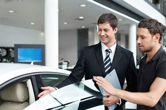 استخدم هذه النصائح لتجنب شراء سيارة استخدمت من قبل على أنها جديدة