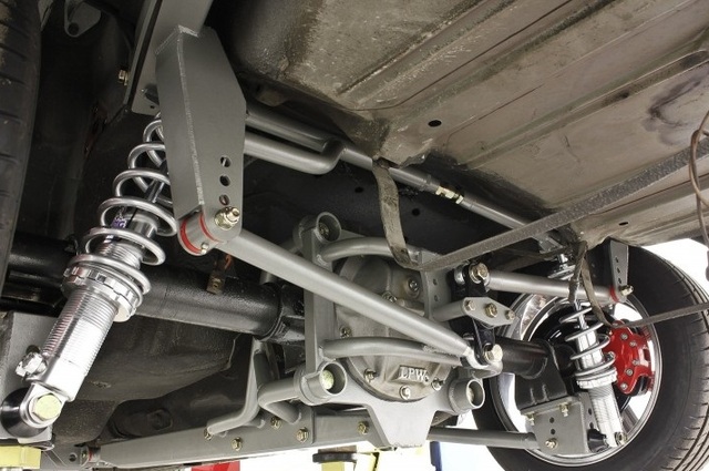 كيف تتجنب حدوث مشكلة في تعليق السيارة ؟