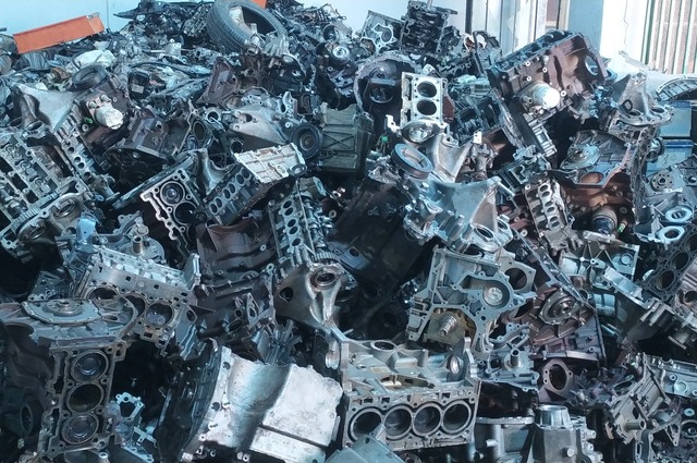 فيات بولونيز وشيفروليه بيك أب وقطع غيار بمزادات جديدة بمصر