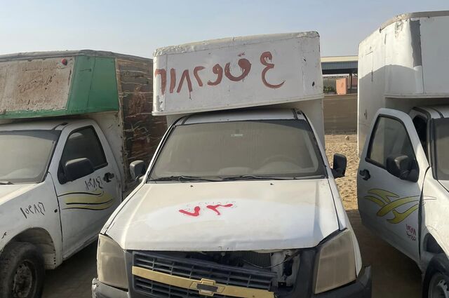 عدد كبير من سيارات الربع نقل والنصف نقل في مزاد جديد