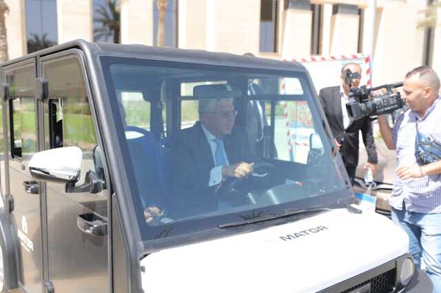 توقيع عقود تصميم وتصنيع أول سيارة كهربائية بمصر